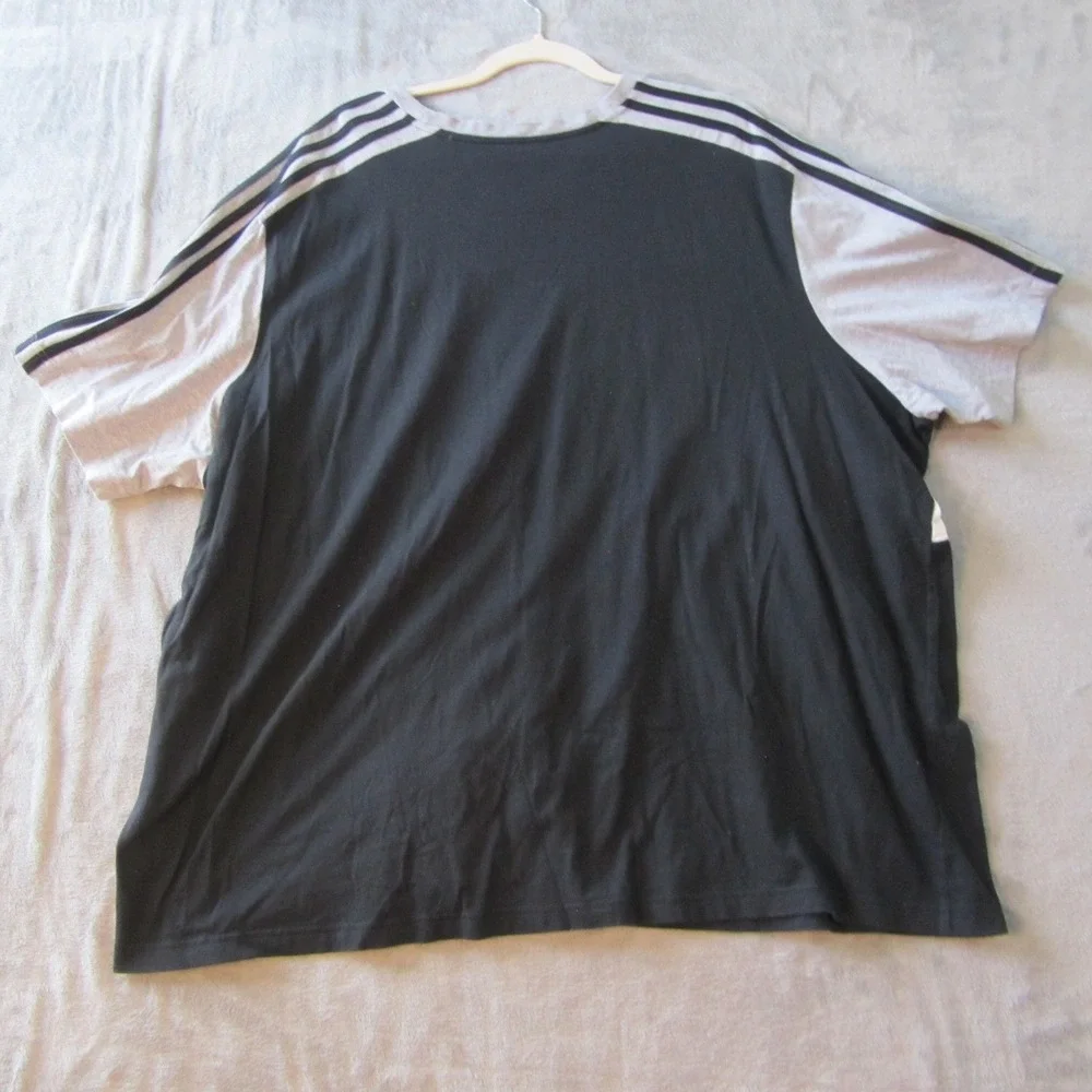 Adidas T Shirt Mens 4XL Gray White Black Colorblock Graphic Logo 3 Stripes
